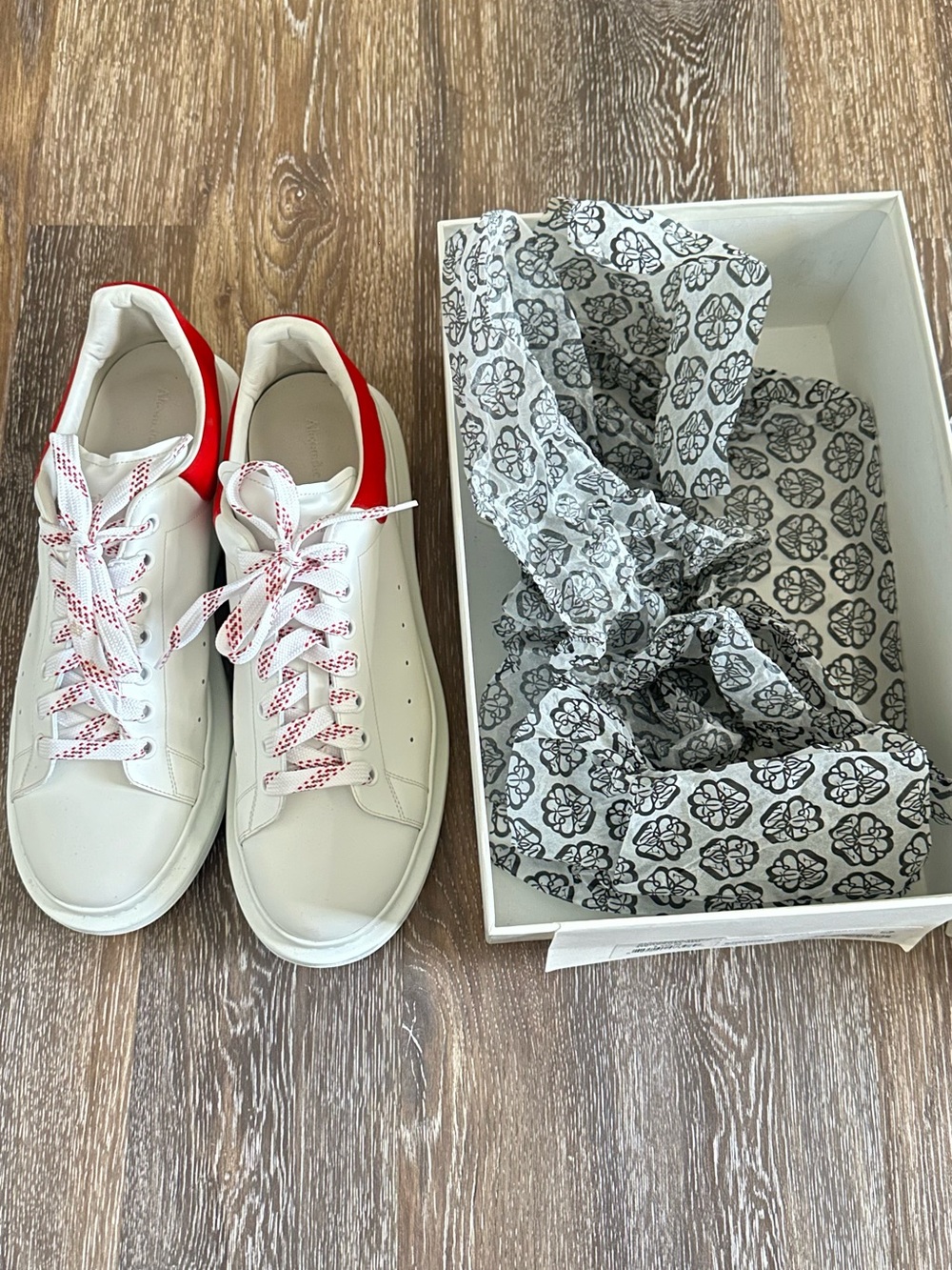 Alexander McQueen White Sneaker with Red Trim - Picture 14 of 14